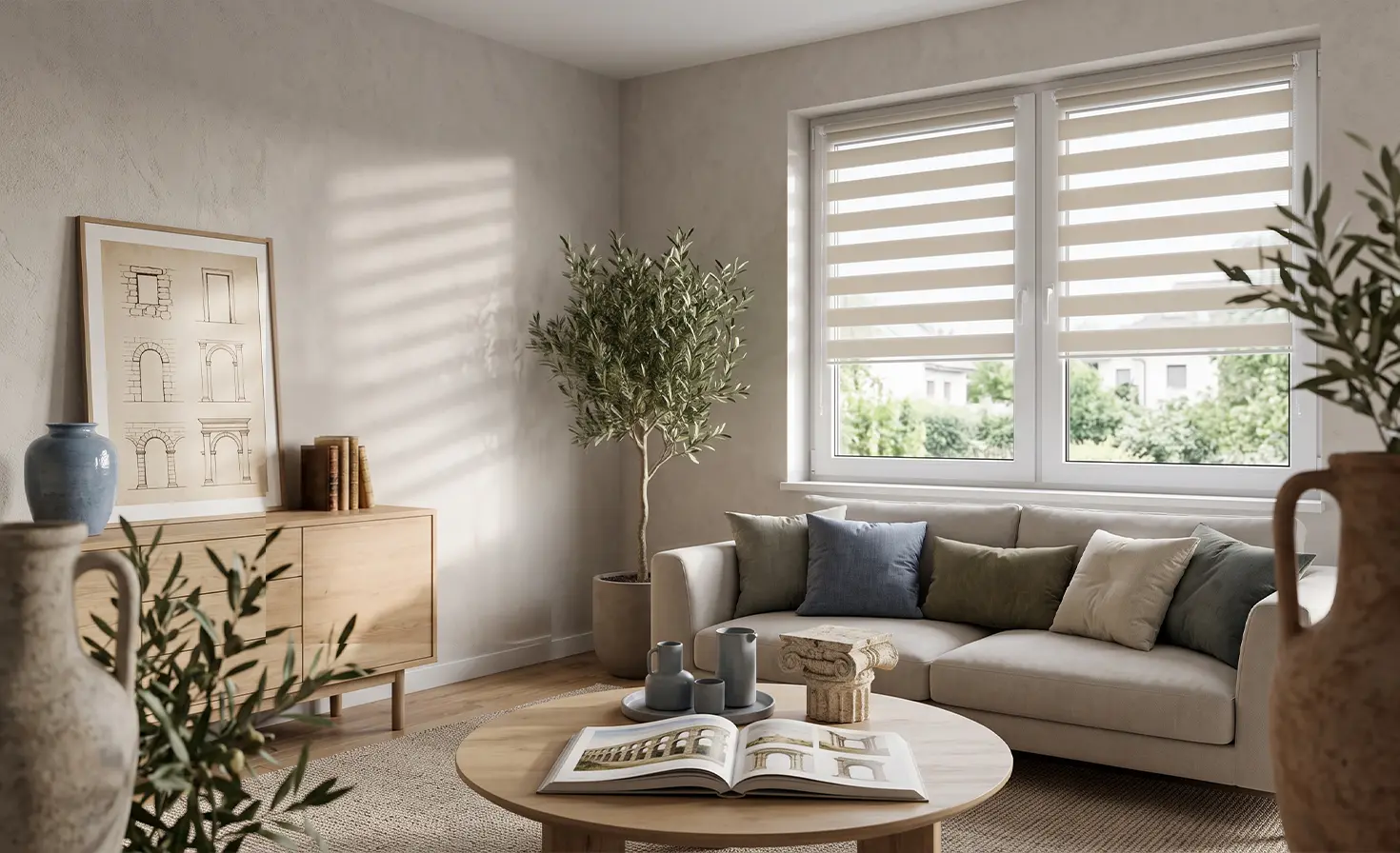Modernes Wohnzimmer mit einem Doppelrollo und B&uuml;chern &uuml;ber die Antike.